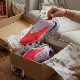 Soccer cleats